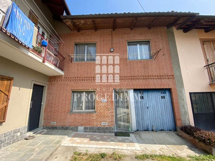 Casa trilocale in vendita in Frazione Nevissano, Centro, Castelnuovo Don Bosco