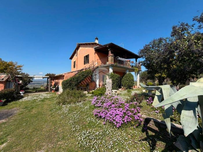 Casa quadrilocale in vendita in Vocabolo Collemanno, Magliano Sabina