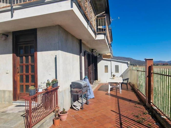 Casa quadrilocale in vendita in Via Pinerolo, Centro, Frossasco