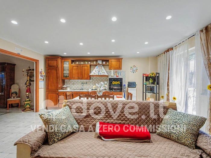 Casa quadrilocale in vendita in Via Principe di Piemonte, Centro, Giarre