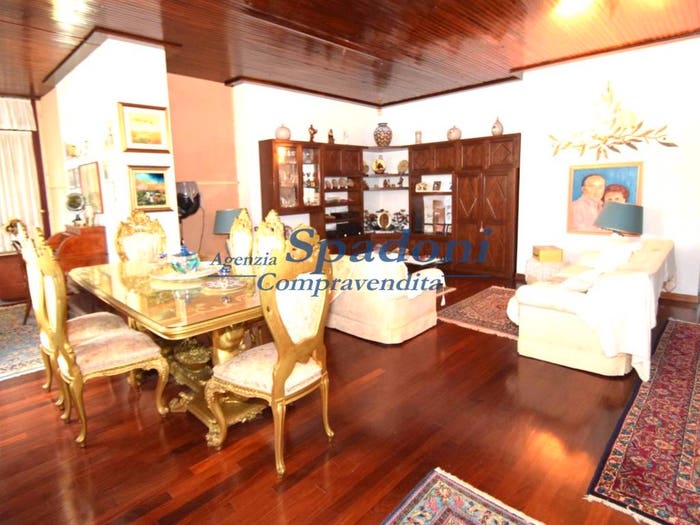 Casa con 6 locali in vendita in Viale Baccelli, MontecatiniTerme