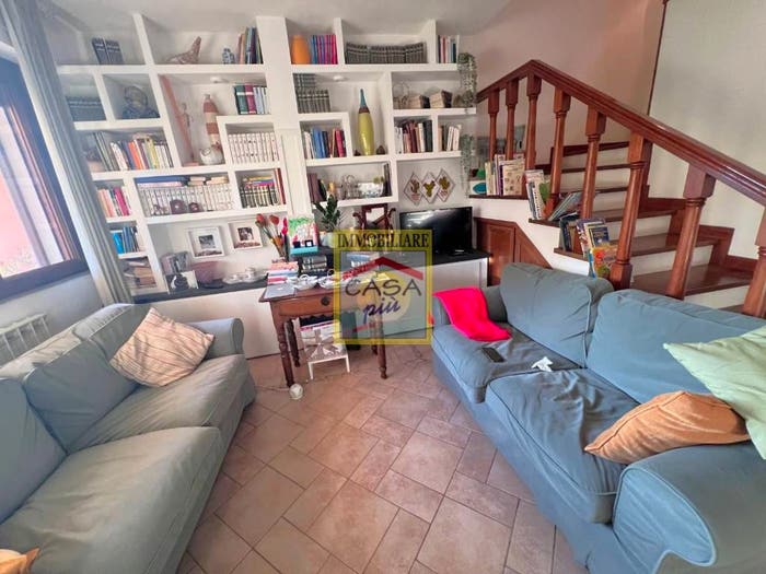 Casa con 6 locali in vendita in Piazza Giuseppe Garibaldi, Centro, Calci