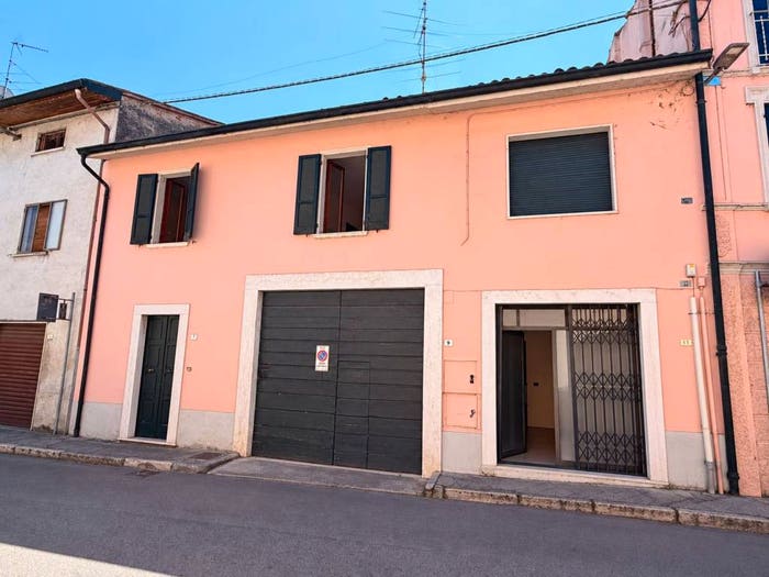 Appartamento con 6 locali in vendita in Via Giuseppe Mazzini, Centro, Leno