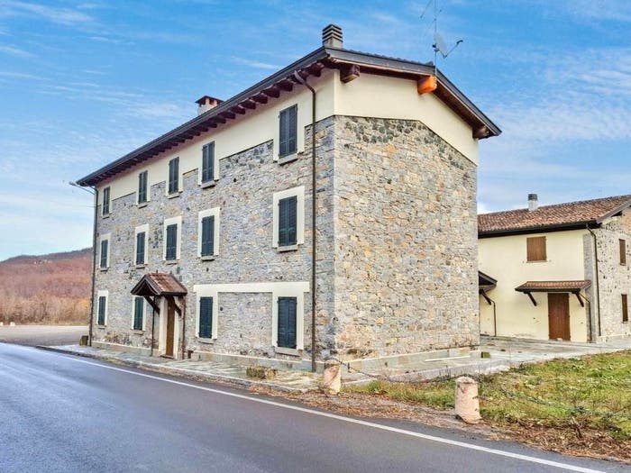 Casa con 6 locali in vendita in Loc Bosconure SS N snc, Ferriere