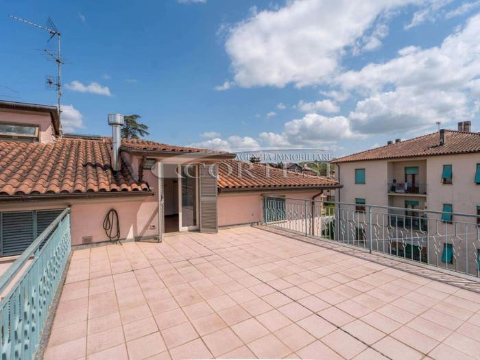 Appartamento con 6 locali in vendita in Viale Vittorio Emanuele Orlando, Centro, Città di Castello