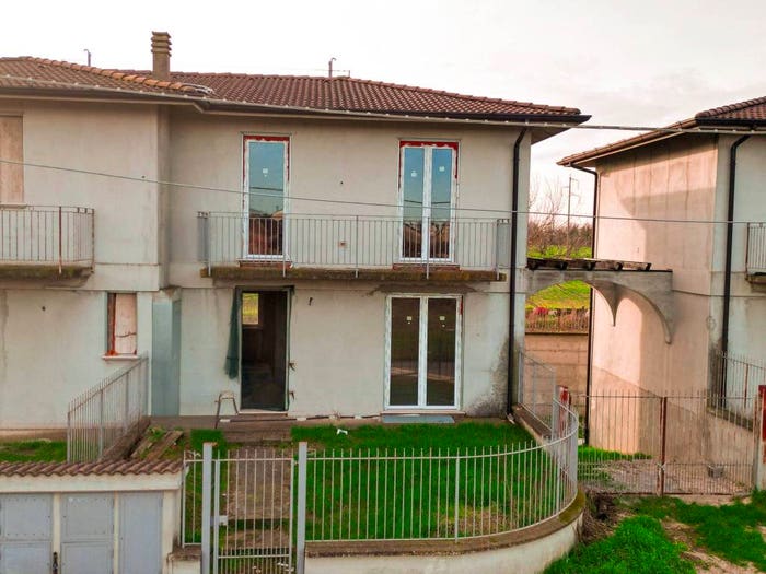 Casa con 5 locali in vendita in Via dei Monaci Olivetani, Pessina Cremonese