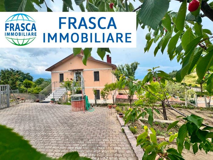 Casa con 6 locali in vendita in Contrada Lago, Petruro Irpino
