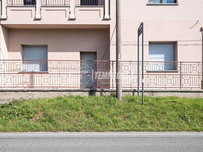 Appartamento con 5 locali in vendita in Via Alessandro Volta, Centro, Arosio