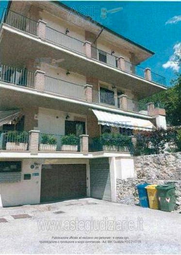 Appartamento con 6 locali in vendita in Via Lazio, Sant'Elia Bazzano, L'Aquila