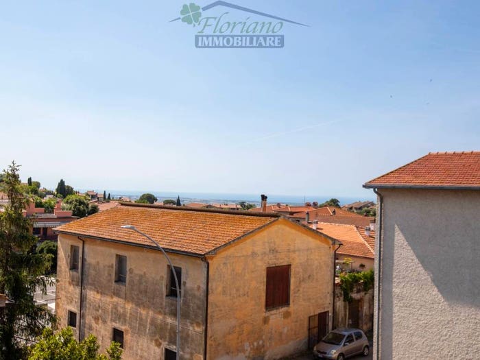 Appartamento quadrilocale in vendita in Via Giacomo Leopardi, Centro, Capalbio