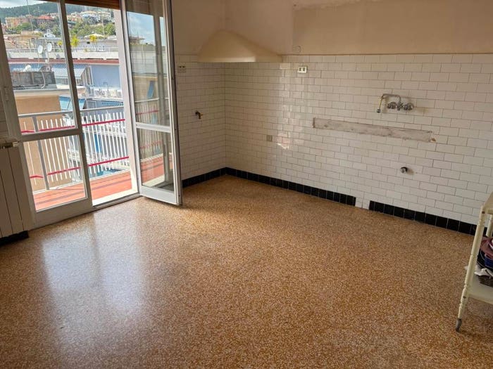 Appartamento quadrilocale in vendita in Via Giovanni Opisso, Pegli, Genova