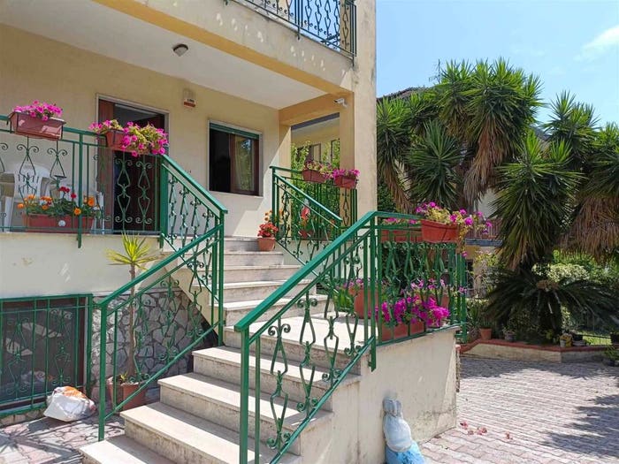 Casa con 5 locali in vendita in Centro, Baronissi