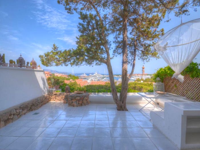 Appartamento trilocale in vendita in Via Germiniasi, Porto Rotondo, Olbia