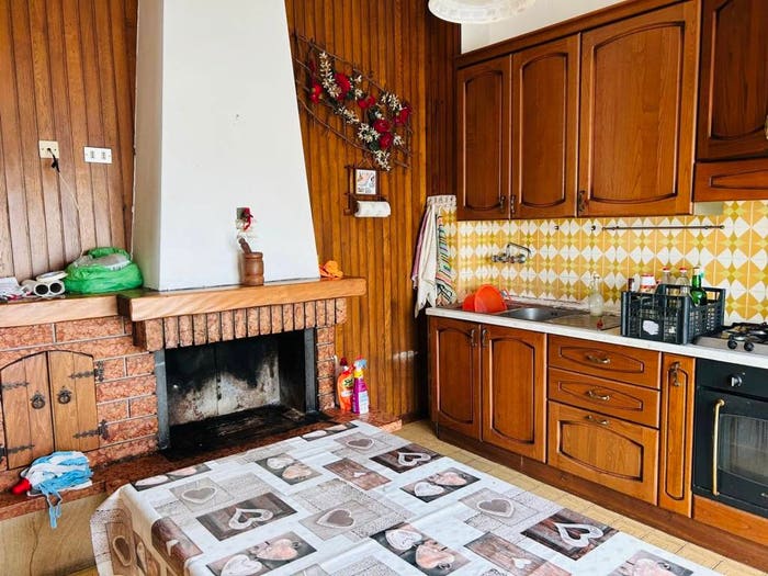 Casa con 6 locali in vendita in Via Salicello, Colombiera Molicciara, Castelnuovo Magra
