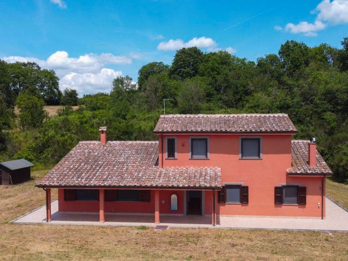 Casa con 6 locali in vendita in Località Pescatore, Capranica