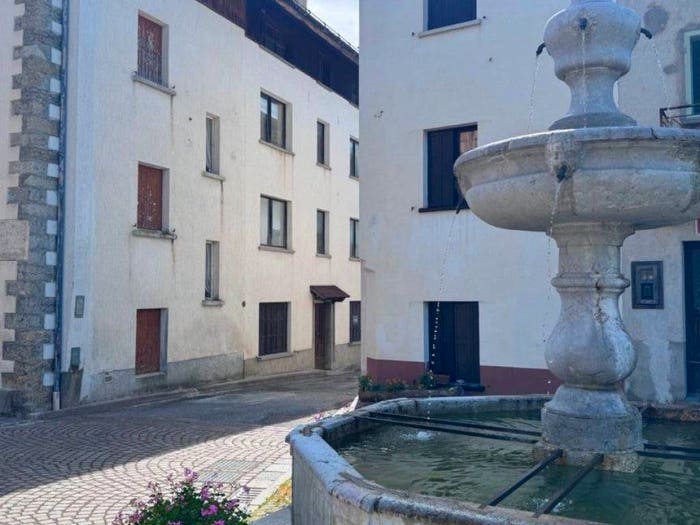 Casa con 6 locali in vendita in Via Giovan Battista Vico, Forni di Sotto