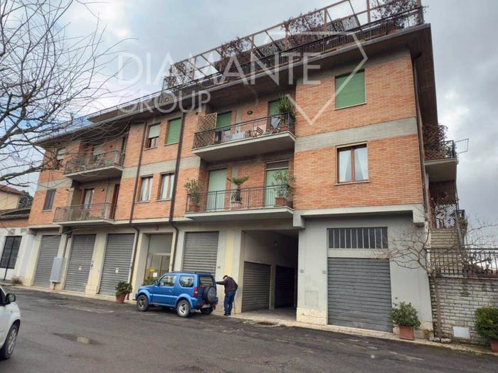 Appartamento con 5 locali in vendita in Chiusi Scalo, Chiusi