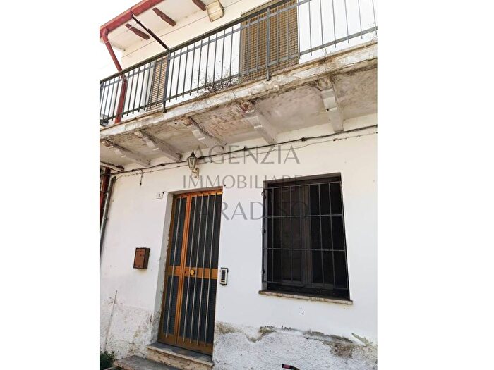 Casa quadrilocale in vendita in Urbino