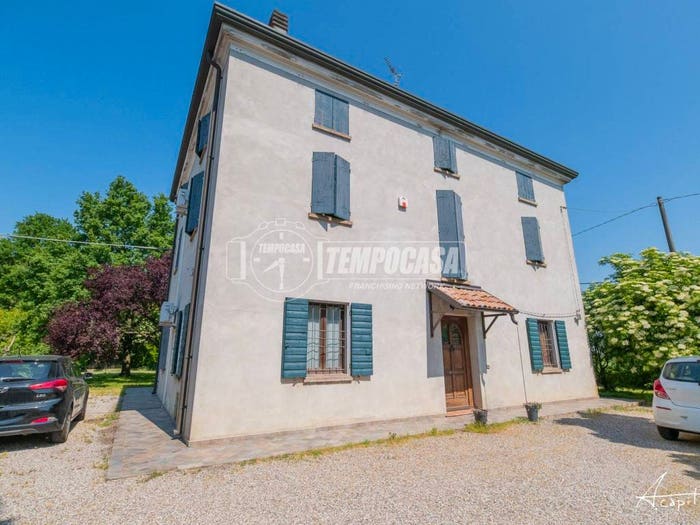 Casa con 6 locali in vendita in Via Panaria Est, Centro, Camposanto