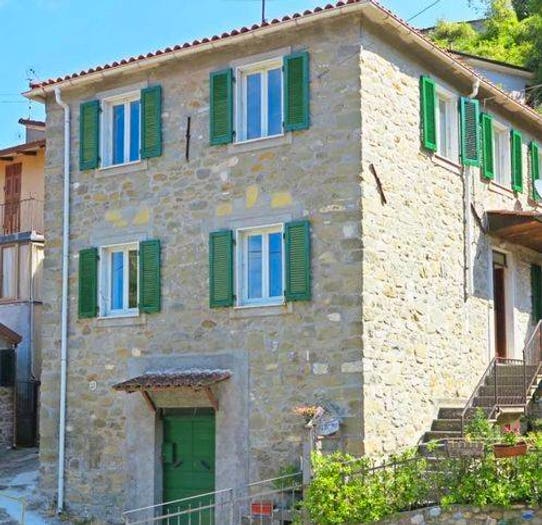 Casa con 5 locali in vendita in Via Della Garfagnana, Centro, Casola in Lunigiana
