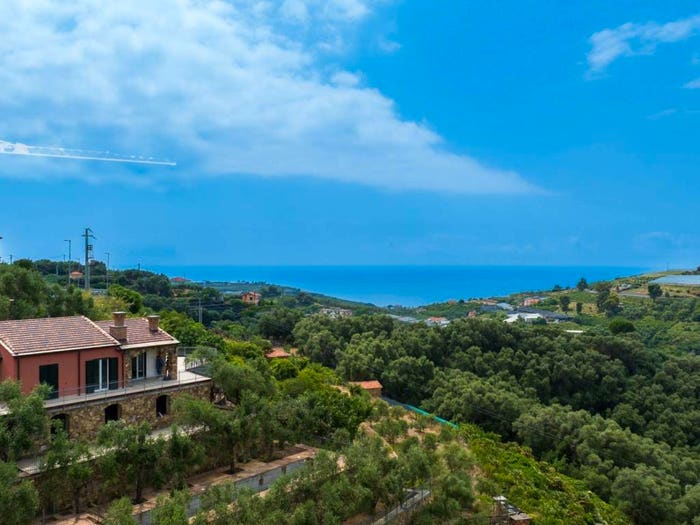 Casa con 6 locali in vendita in Terzorio