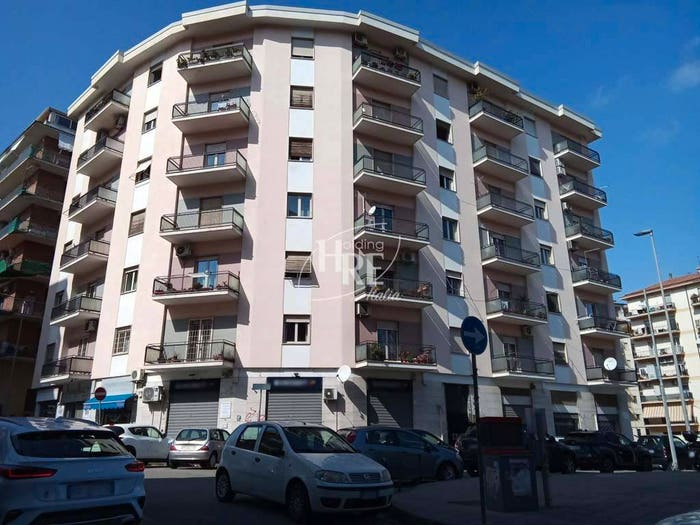 Appartamento con 6 locali in vendita in Via delle Medaglie d'Oro, Centro, Cosenza