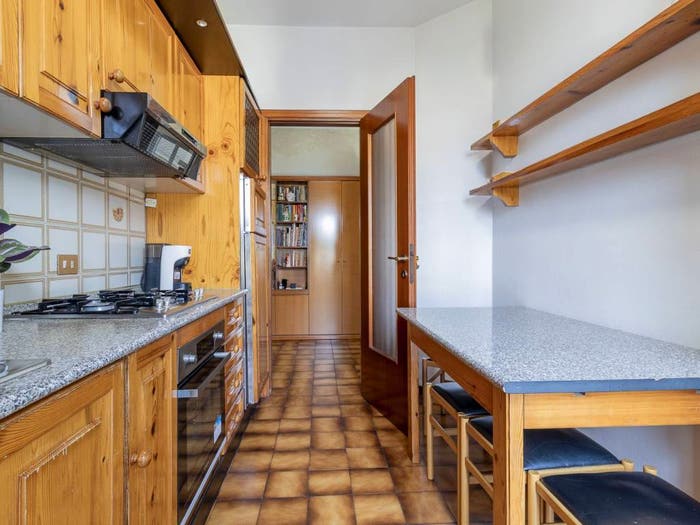 Appartamento trilocale in vendita in Via Ortigara, Vighizzolo Cascina Varenna, Cantù
