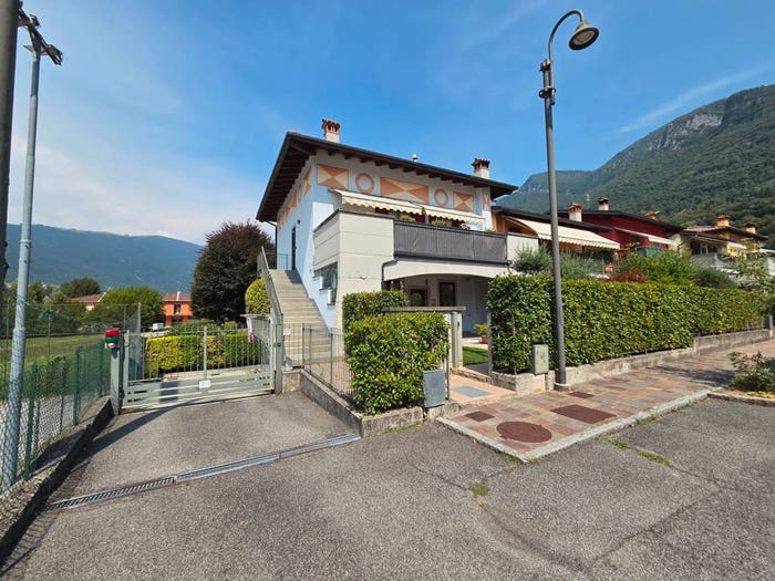 Appartamento trilocale in vendita in Via Don Giovanni Paganessi, Monasterolo, Monasterolo del Castello