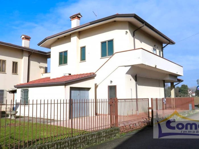 Appartamento trilocale in vendita in Via Trieste, Centro, Saccolongo