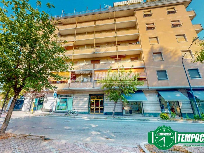 Appartamento con 5 locali in vendita in Corso Saracco D, Centro, Ovada