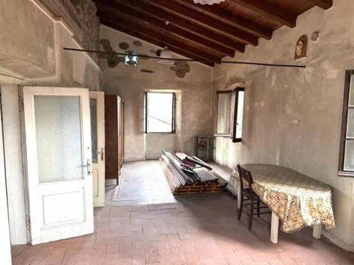 Appartamento con 6 locali in vendita in Tresana