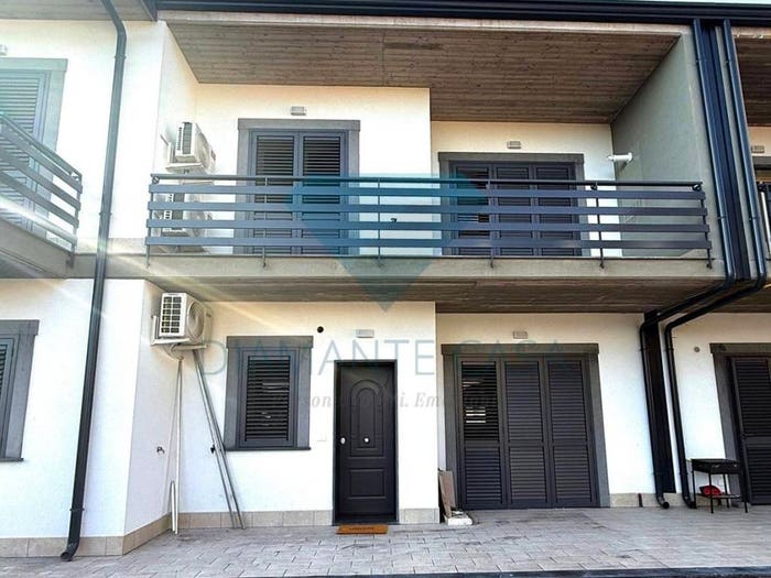 Casa quadrilocale in vendita in Via Luigi Capuana, Trecastagni