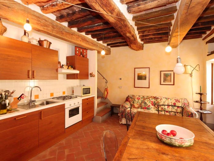 Appartamento trilocale in vendita in Via Umberto I, Montisi, Montalcino
