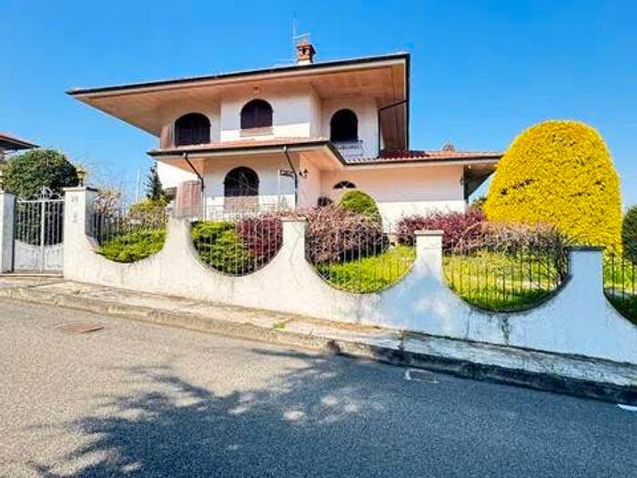 Casa con 6 locali in vendita in Via Diego Garoglio, Ronzone Salita Sant'Anna, Casale Monferrato