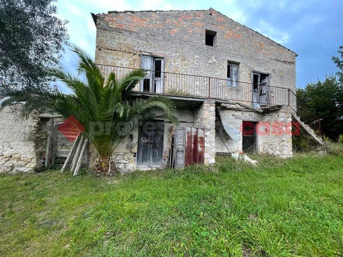 Casa con 5 locali in vendita in Via Cuoci, Minturno