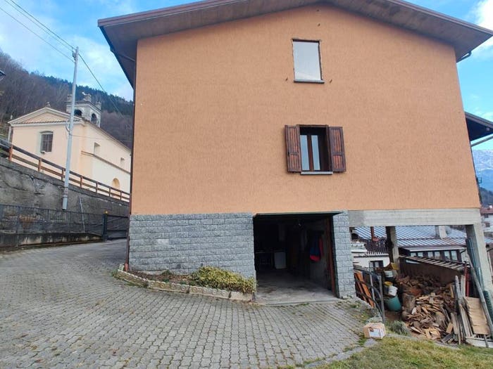 Casa con 6 locali in vendita in Piazza Santa Maria Annunziata, Berzo Demo