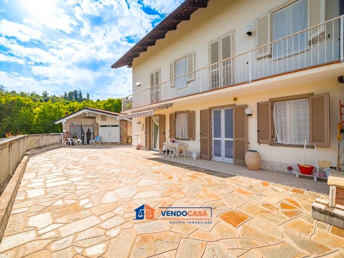 Casa quadrilocale in vendita in Strada Fontana Operti, Centro, Bra