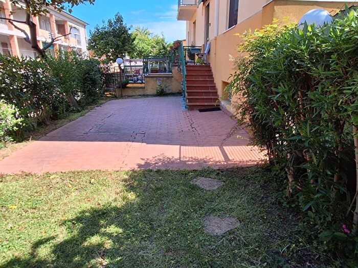 Appartamento trilocale in vendita in Via Senigallia, Piano, Ancona