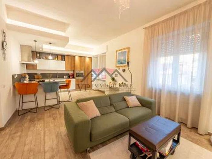 Casa con 5 locali in vendita in Piazza Matteotti, Centro, Castelnuovo di Val di Cecina