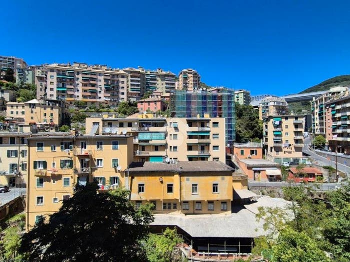 Appartamento trilocale in vendita in Salita Ginestrato, Quezzi, Genova