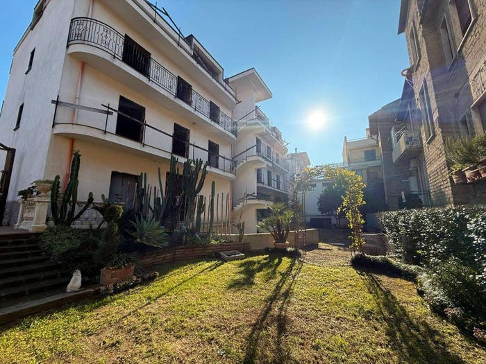 Casa con 6 locali in vendita in Via Tenente Bruno Lombardi, Centro, Castel San Giorgio