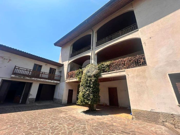 Casa con 6 locali in vendita in Via Cardinal Ferrari, Centro, Grumello del Monte