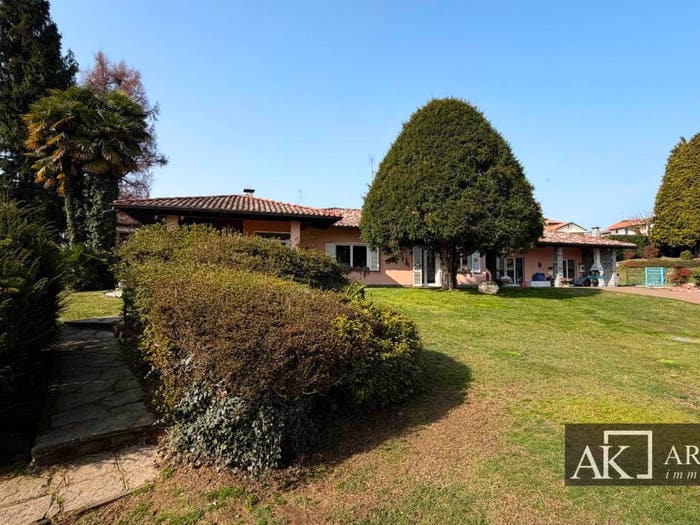 Casa con 6 locali in vendita in frazione Gagnago, Gagnago, Borgo Ticino