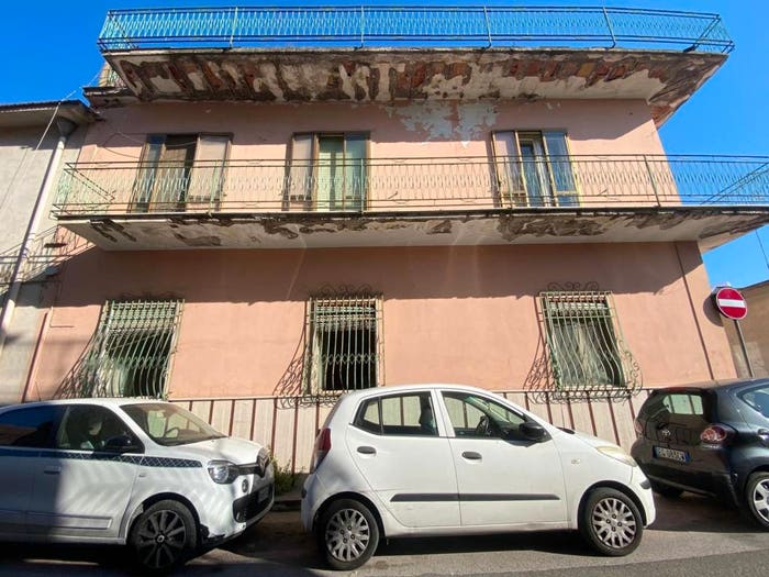 Casa con 6 locali in vendita in Via Dottor Florindo Ferro, Frattamaggiore