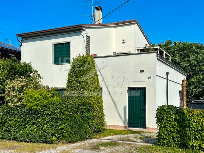 Casa con 5 locali in vendita in Via CanalazzoCascinetta, Finale Emilia