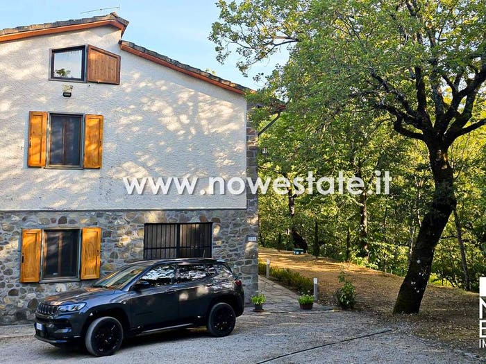 Casa con 6 locali in vendita in Via Ca' di Francia, Caprese Michelangelo