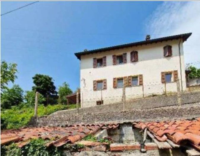 Casa in vendita in Via del Lago, Ligonchio, Ventasso