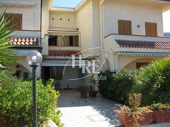 Casa con 5 locali in vendita in Torremezzo Di Falconara, Falconara Albanese