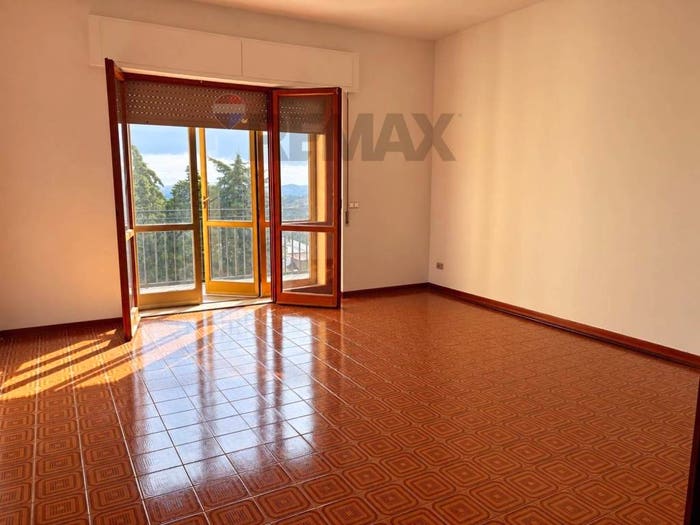 Appartamento quadrilocale in vendita in Via Frentana, Centro, Casoli