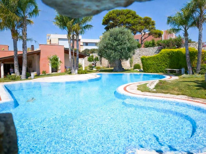 Casa con 6 locali in vendita in Via Chico Mendez, Bisceglie